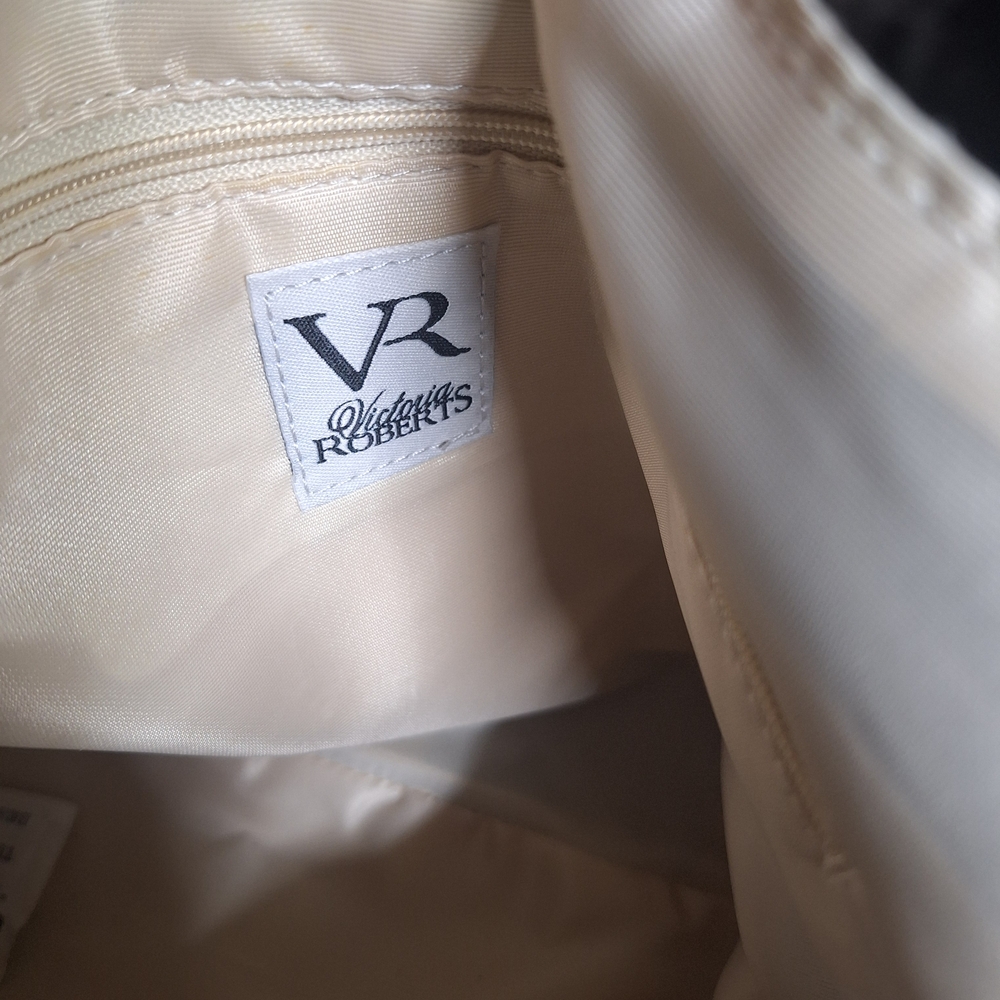 VICTORIA ROBERTS PURSE - Picture 7 of 9